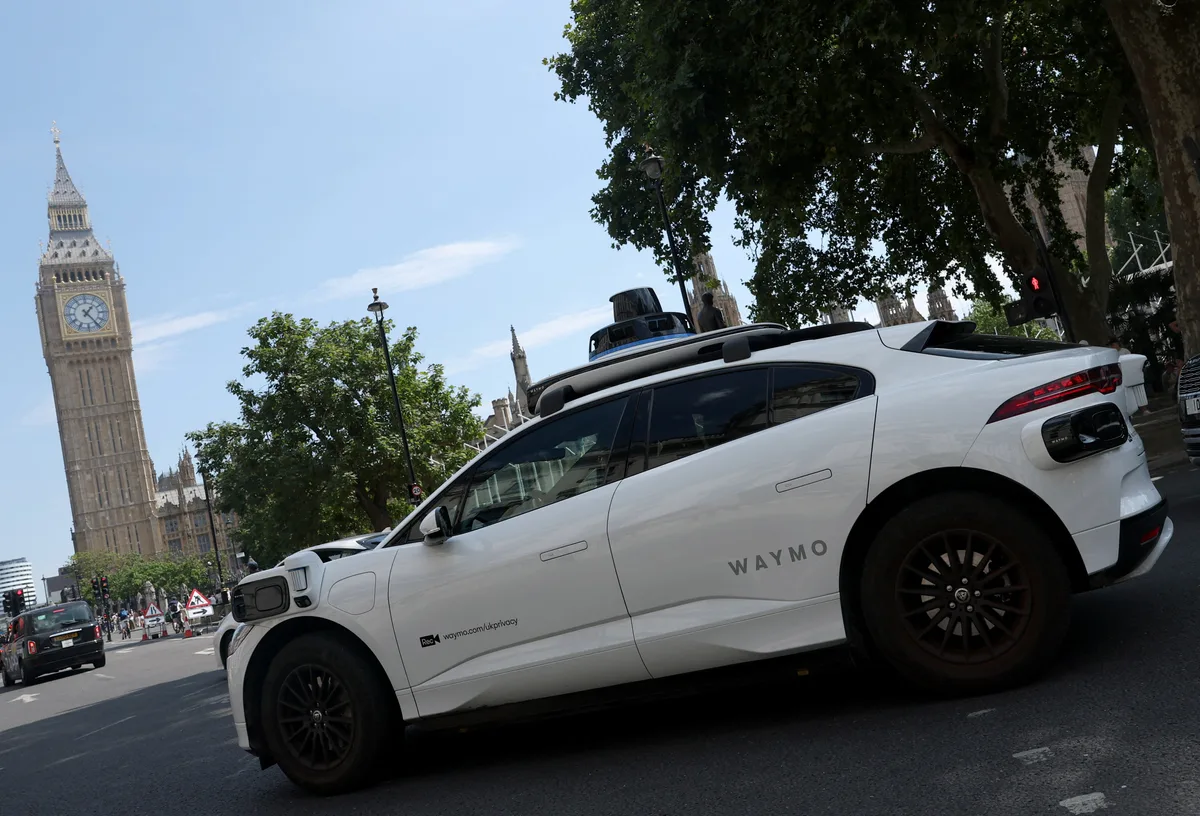 Por qué Londres está frenando la llegada de los robotaxis a pesar de que Uber ya tiene la licencia
