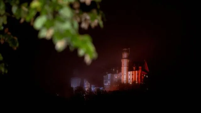 Klimaschutz: Neuschwanstein im Klimastreifen-Look