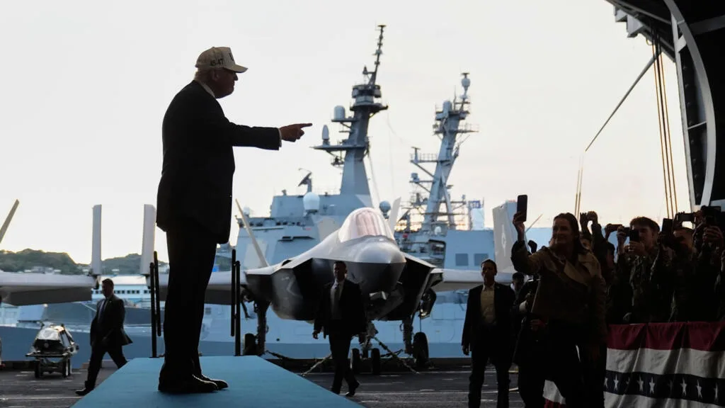L'armée américaine remplace le porte-avions Abraham Lincoln par le George Washington