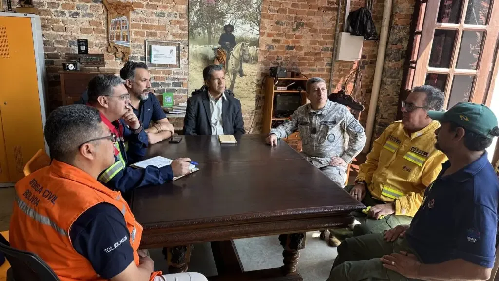 Brasil e Bolívia traçam rota terrestre para combate ao fogo no Pantanal