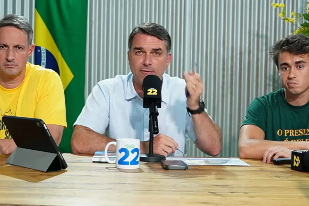Flávio comenta Datafolha e diz que está "muito mais na frente" de Lula
