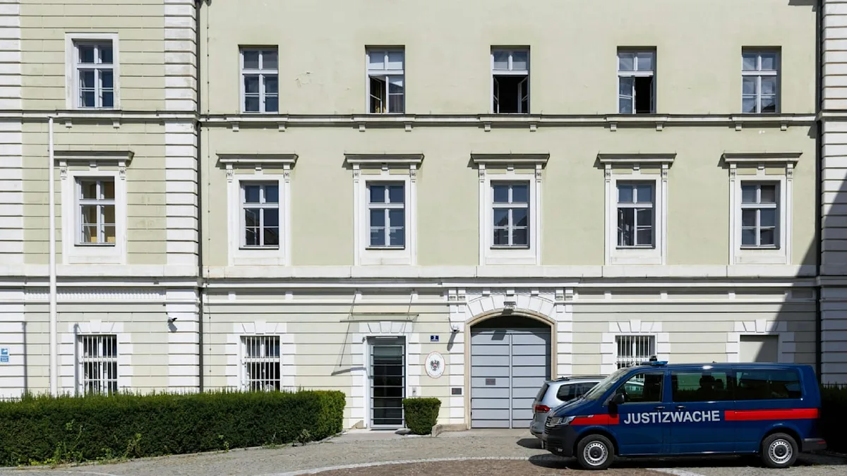 Nachts in der Gefängniszelle - 17-Jähriger tötet Mithäftling mit Rasierklinge