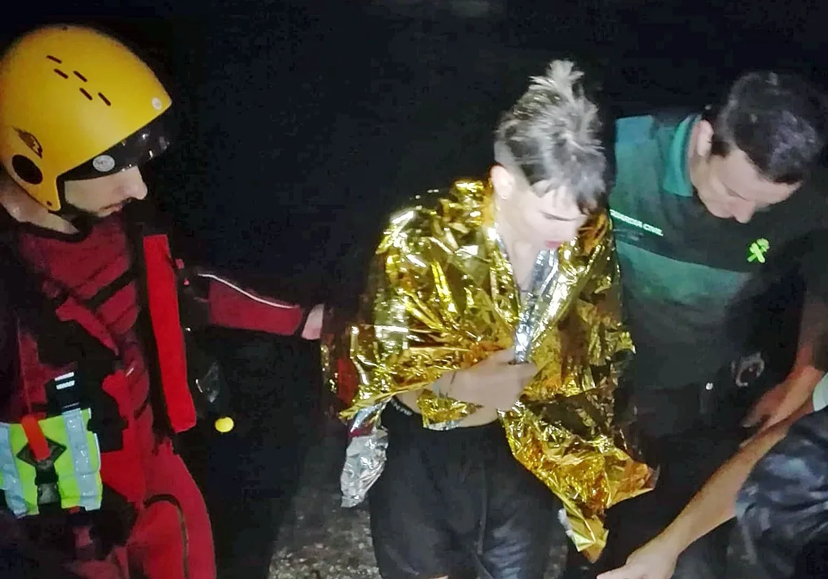 Bomberos de Jaén rescatan a dos jóvenes que estaban realizando el descenso del río Eliche