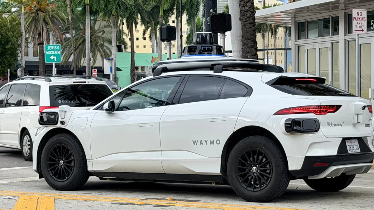 Los robotaxis de Waymo tendrán un nuevo cerebro: la compañía desarrolla su propio chip