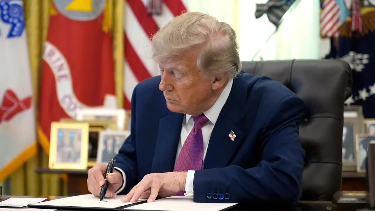 US sanctions Russia, aiming to choke off Ukraine funds