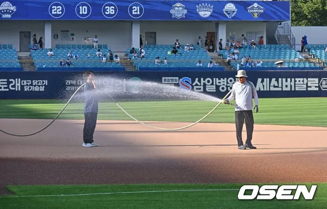 다시 뜨거운 폭염 경보...퓨처스 LG-삼성전, KIA-롯데전 폭염 취소