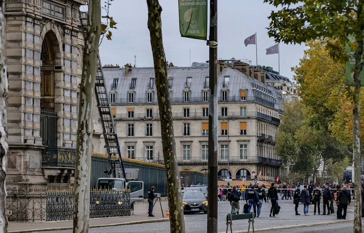 Cambriolage du Louvre : « Un travail de patience »… Pourquoi est-ce si compliqué de retrouver les joyaux dérobés ?