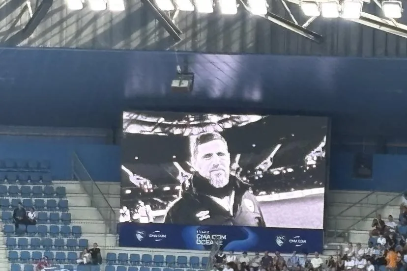 Une minute d'applaudissements en hommage à Bryan Bergougnoux avant Le Havre-Monaco