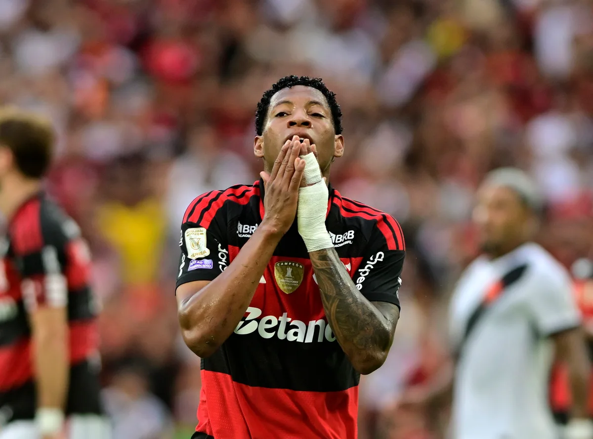 Flamengo encaminha venda de Plata ao Dínamo de Moscou; veja valores