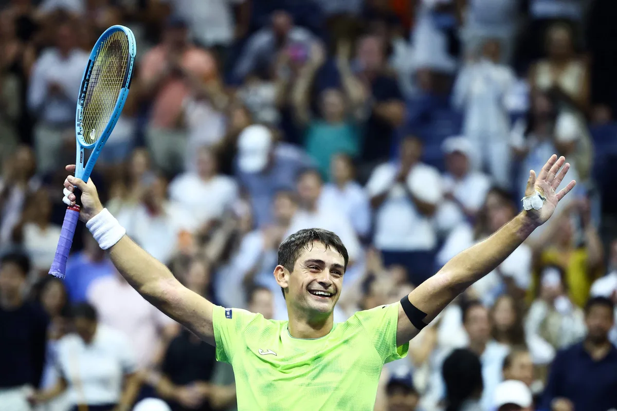 Mariano Navone hizo historia en el US Open: le ganó a Novak Djokovic en cinco sets y celebró el mayor éxito de su carrera