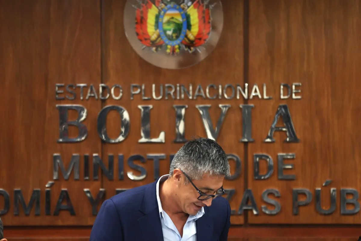 El ministro de Economía censurado en Bolivia desiste del amparo: “Entregué todo mi esfuerzo”