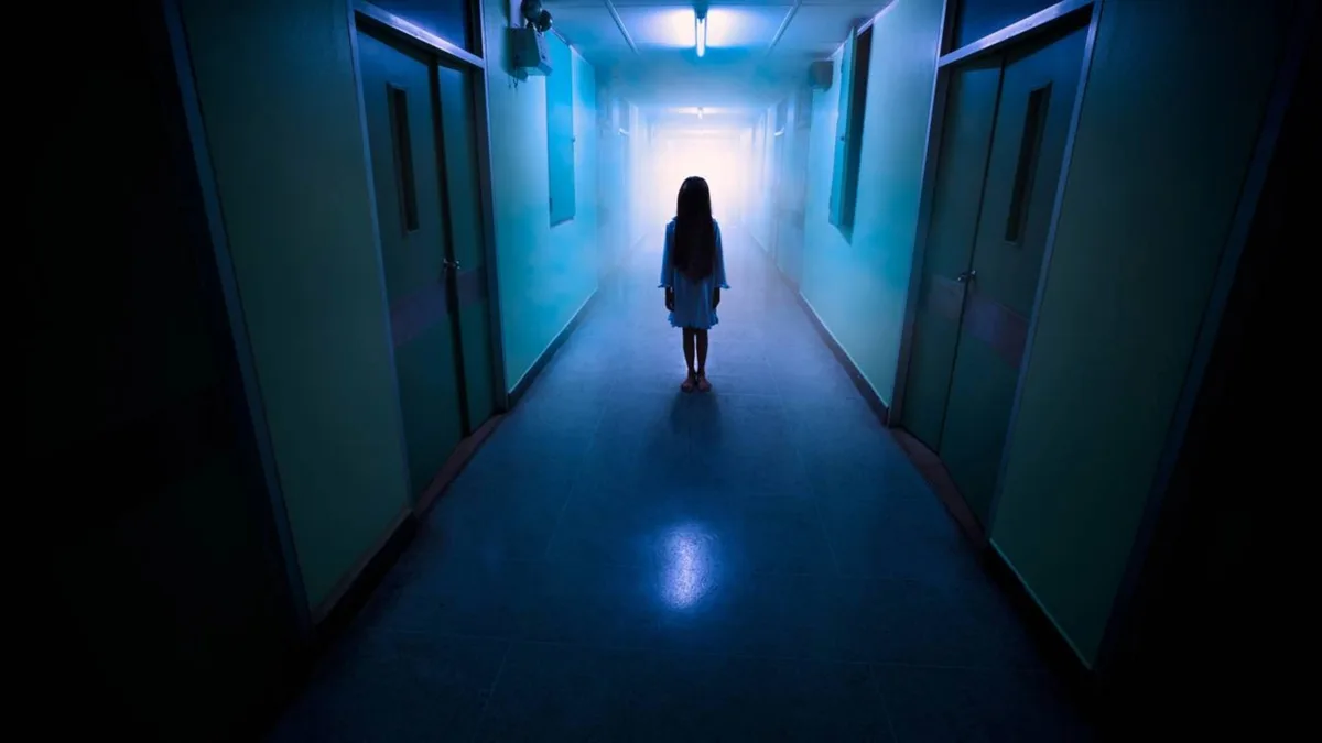 Famosa influenciadora ‘caçadora de fantasmas’ morre aos 24 anos após quebrar imagem religiosa