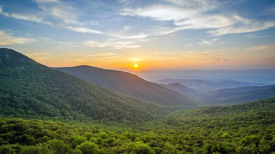 Best hiking trails near Scott Stadium in Charlottesville: a guide for Virginia football fans