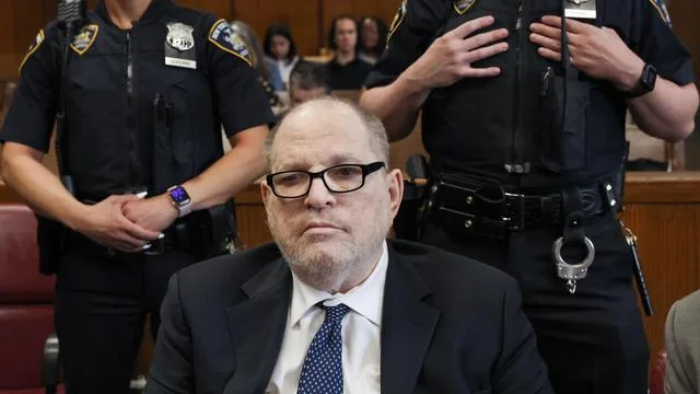 US-Sexualstraftäter: Harvey Weinstein in New York zu 15 Jahren Haft verurteilt