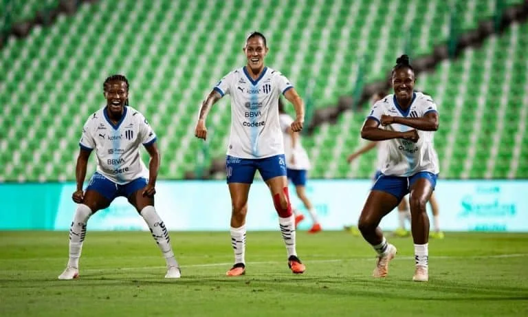 Nas duplas mistas, Fabrício e Jaqueline estreiam com vitória no Mundial