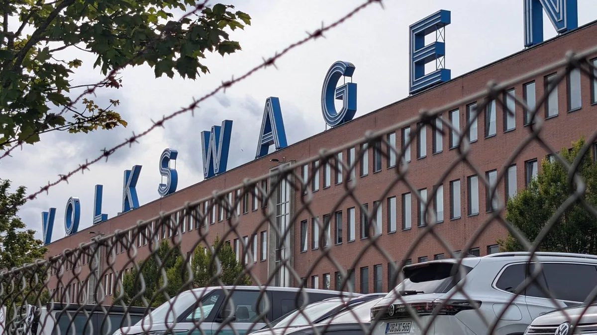 „Vereinbarungen gelten“: Versammlung im VW Werk Kassel: Betriebsrat pocht auf Zusagen