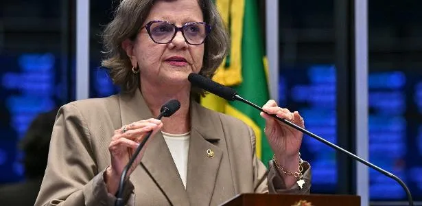 Senadora diz que governo tem 'estratégia' para mudar calendário para 6x1