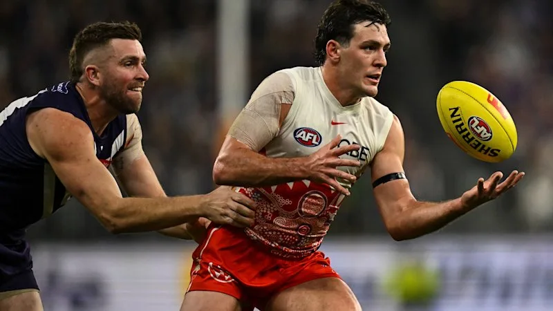 AFL LIVE: Sydney Swans, Fremantle Dockers face off at SCG for grand final place