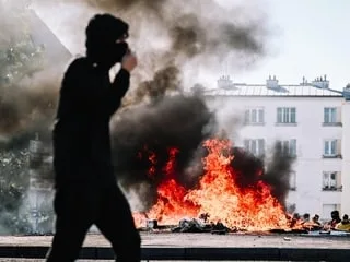 Violences du 17 octobre : « Il y aura un avant et un après », selon le politologue Bruno Cautrès