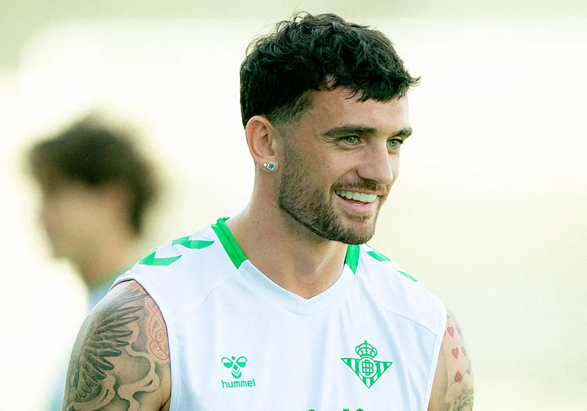 Troy Parrott ya conoce a sus compañeros y podría debutar en Mestalla con el Betis