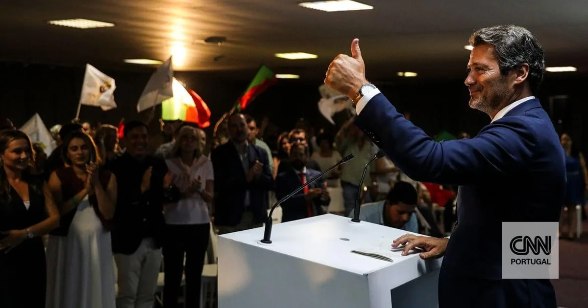 Ventura diz que portugueses querem mudança e garante que, "quando chegar o momento", o Chega estará preparado "para governar"