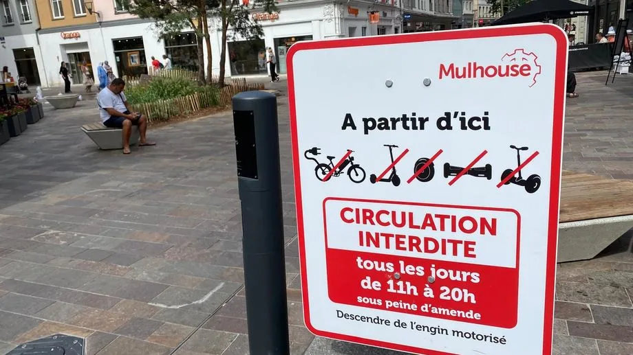 "Il faut pacifier l'espace" : à Mulhouse, les trottinettes et vélos électriques pas les bienvenus en zone piétonne