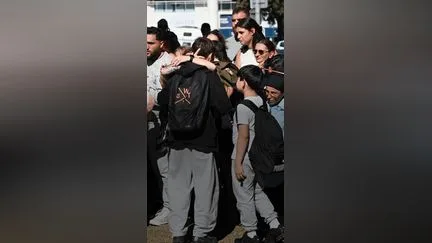 "Il y a beaucoup de sang dans le couloir" : émotion après les tirs dans un collège d'Aubagne