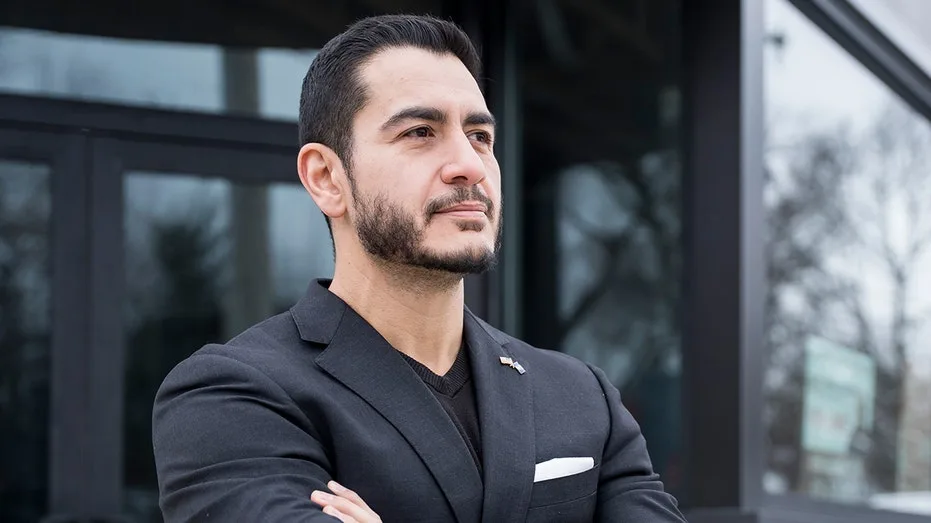 Abdul El-Sayed dodges 'racist NFL' claim, continues defending Colin Kaepernick