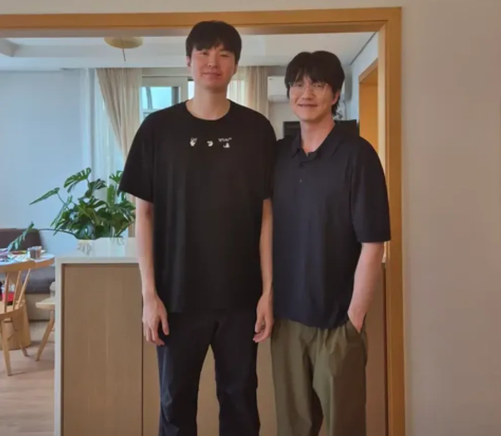 성시경, 21살 어린 이현중 金에 벅찬 한마디 “아들 축하한다” [SD톡톡]