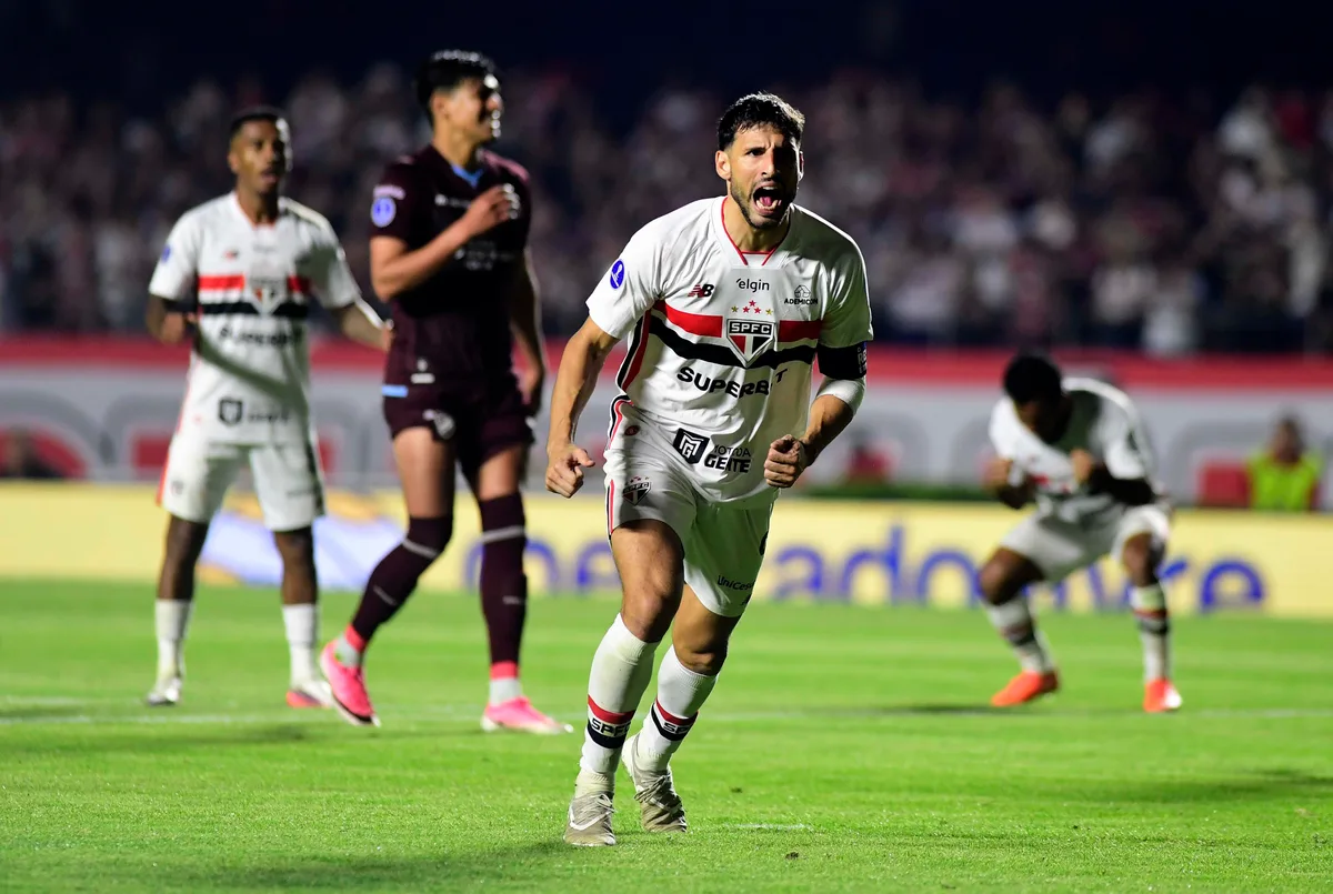 São Paulo 3 x 1 Bolívar: assista aos melhores momentos