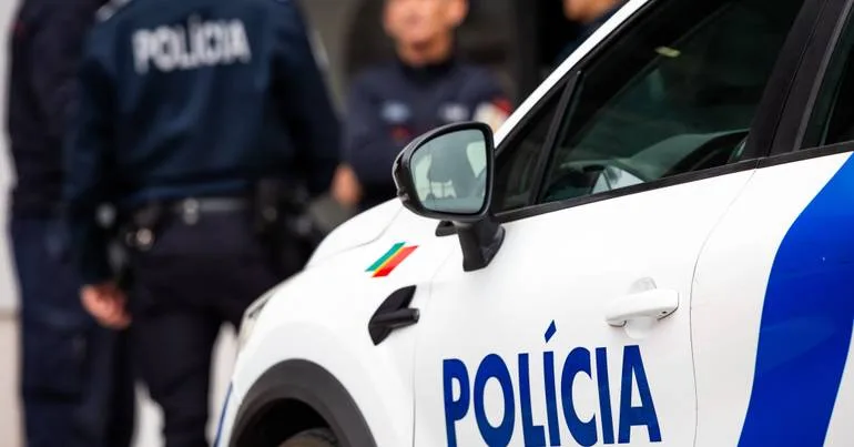 PSP atropelado enquanto sinalizava limpeza de via em Loures