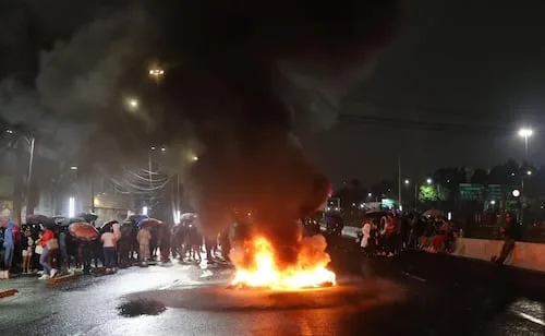 Trabajadoras sexuales bloquean Calzada de Tlalpan; acusan incumplimiento de acuerdos establecidos con Gobierno de CDMX