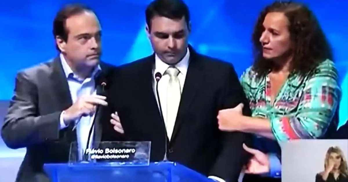 Jandira provoca Flávio Bolsonaro antes de sabatina na Globo e lembra mal-estar em debate: ‘Beba água’, ‘Não vou estar aí para te segurar’