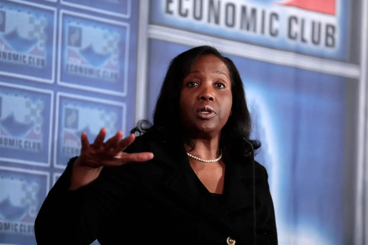 La gobernadora de la Fed Lisa Cook niega irregularidades ante el nuevo intento de Trump de despedirla
