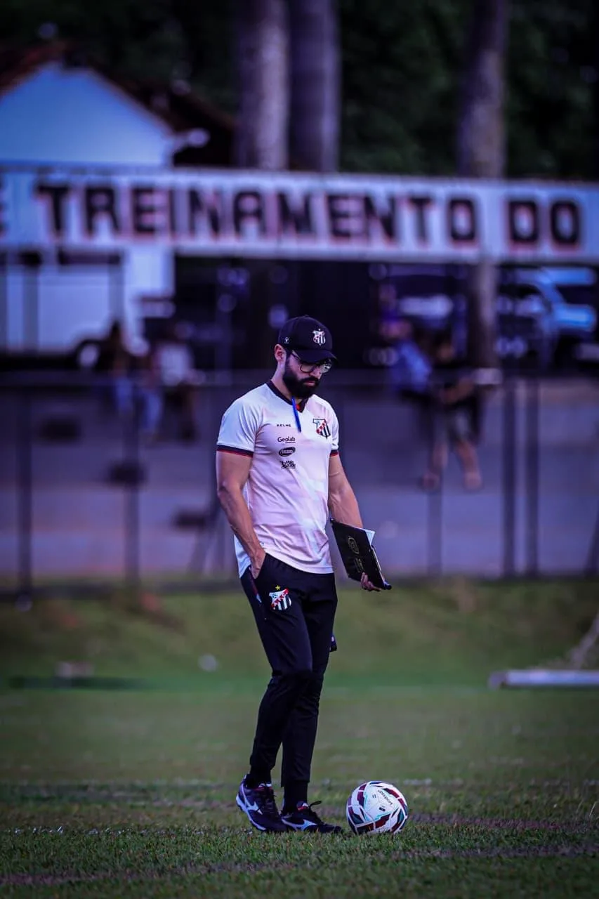 Luan Carlos destaca entrega do Anápolis após virada sobre o Guarani