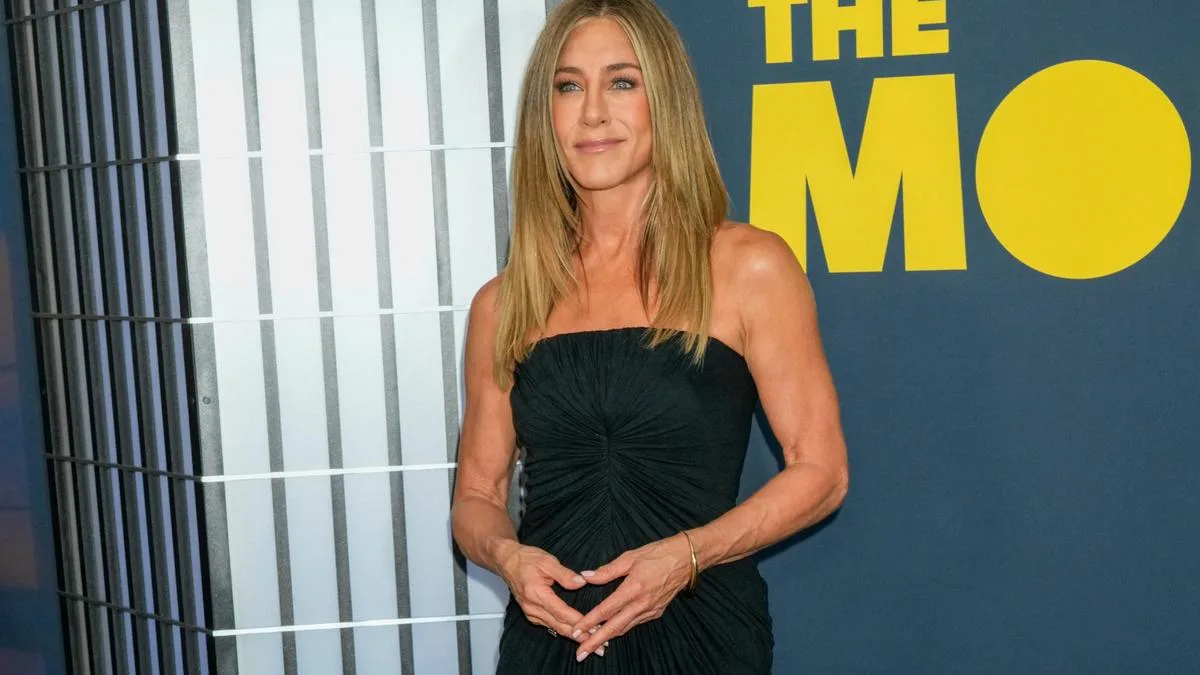 Jennifer Aniston's boyfriend Jim Curtis lifts lid on 'loving' relationship