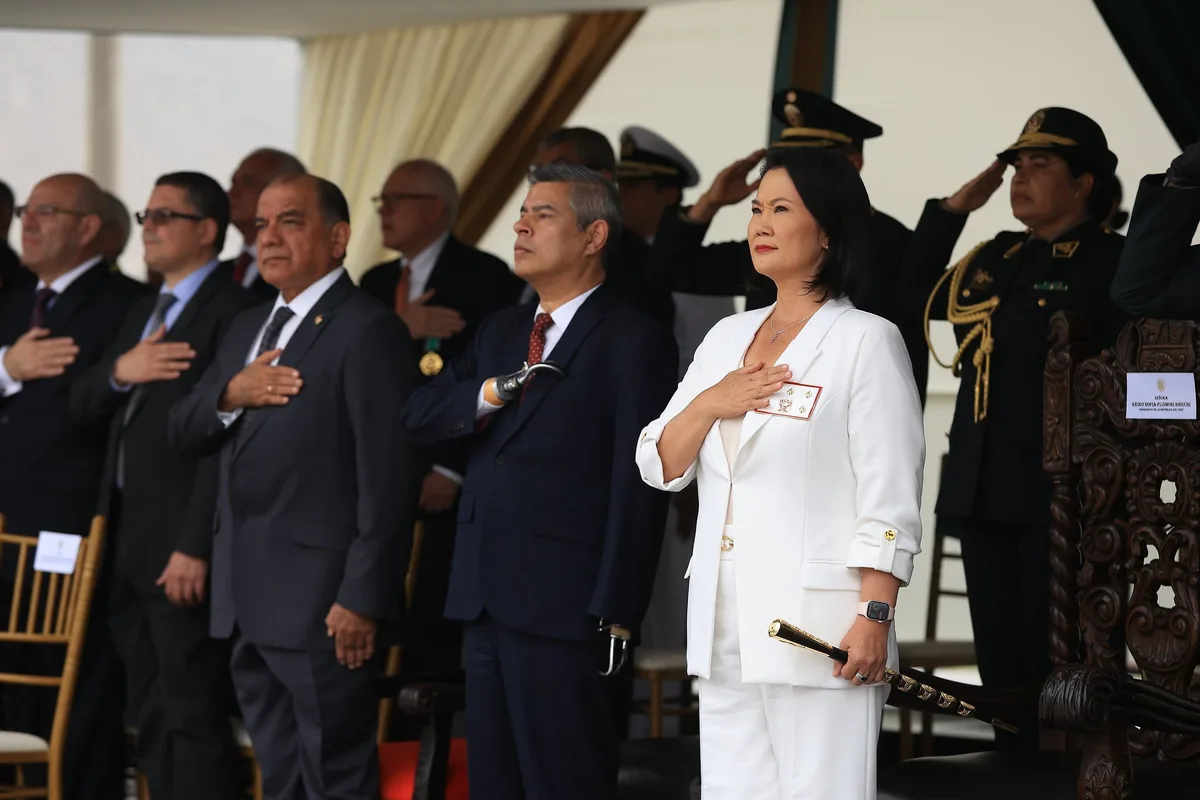 Presidenta Keiko Fujimori promete “respaldo político y económico” a Fredy López como nuevo comandante General de la PNP