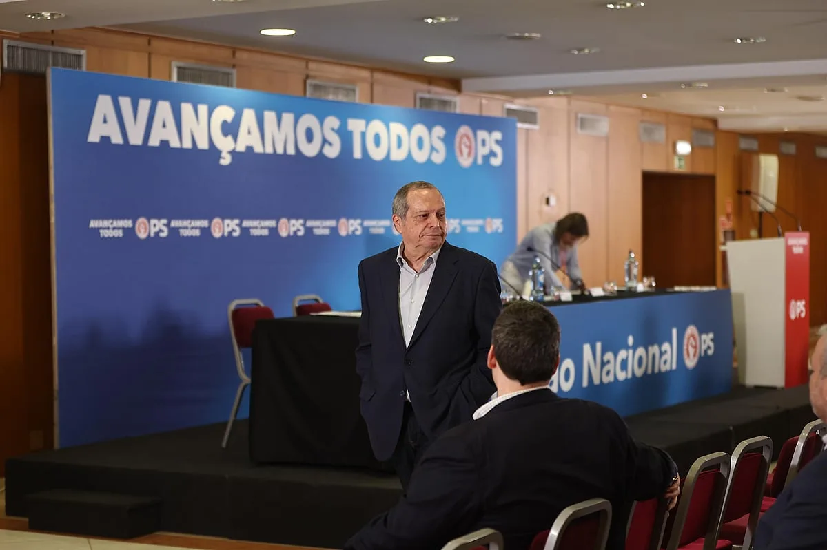 Carlos César garante concordância da Comissão Nacional do PS com abstenção ao orçamento