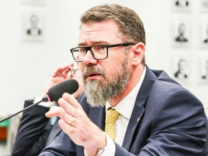 Comissão da Câmara aprova porte de arma para empresários e MEIs