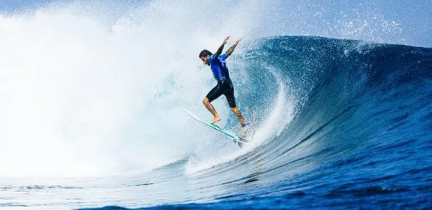 Quatro quedas, pouca margem: Filipe Toledo precisa reagir no Mundial