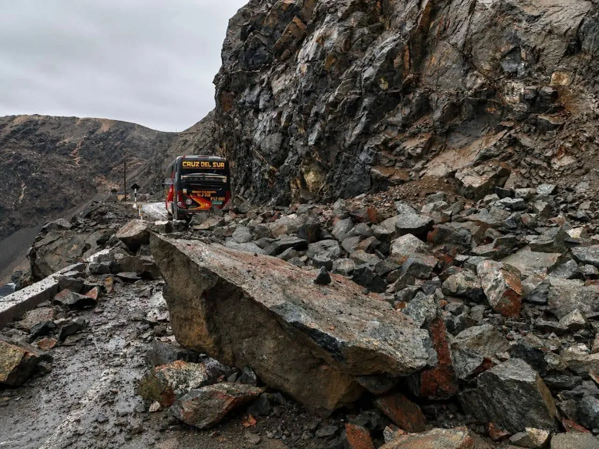 Panamericana Sur podría volver a tener tránsito esta noche tras los huaicos: Provías revela qué falta para liberar la vía
