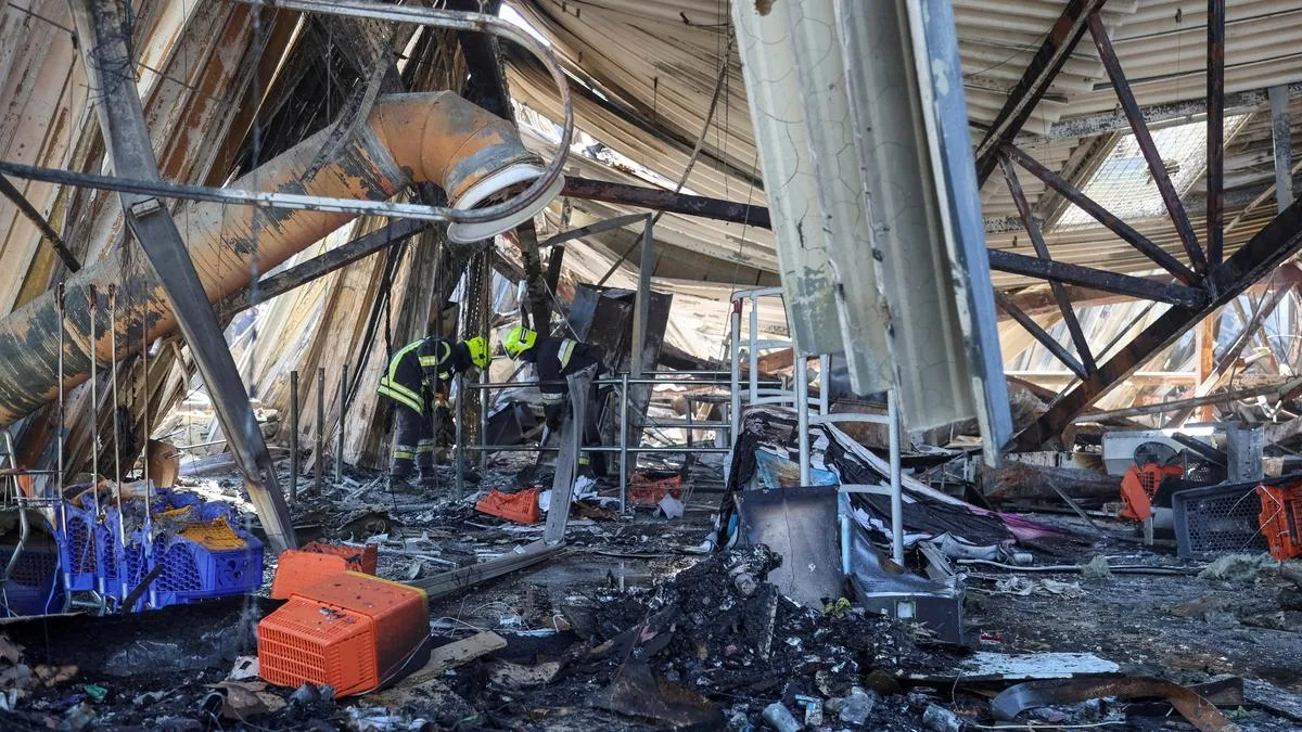 Russian and Ukrainian attacks kill 5 people a day after deadly shopping mall drone strike by Moscow