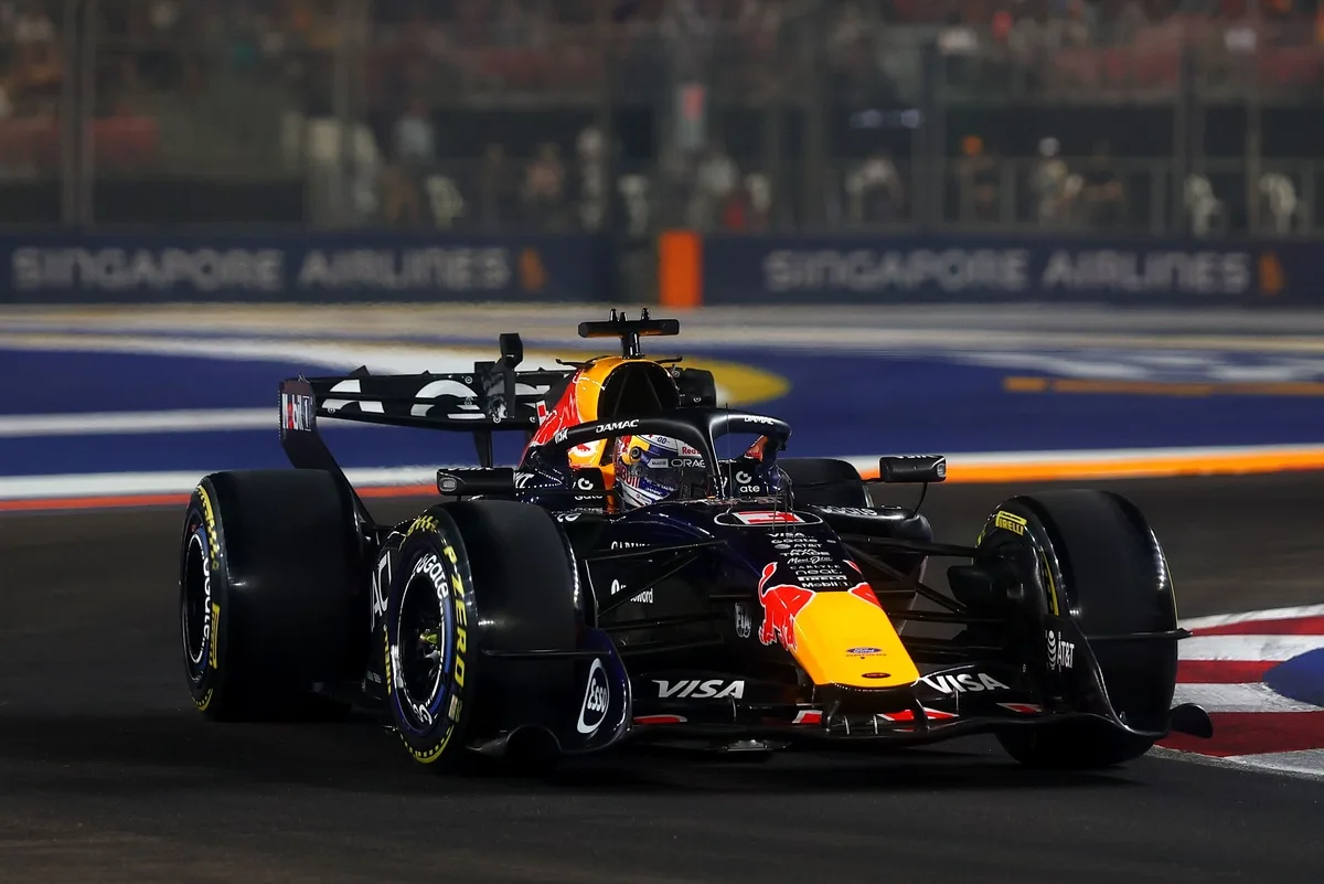 F1: Verstappen supera Russell e Leclerc e conquista pole para sprint de Singapura; Bortoleto é 14º