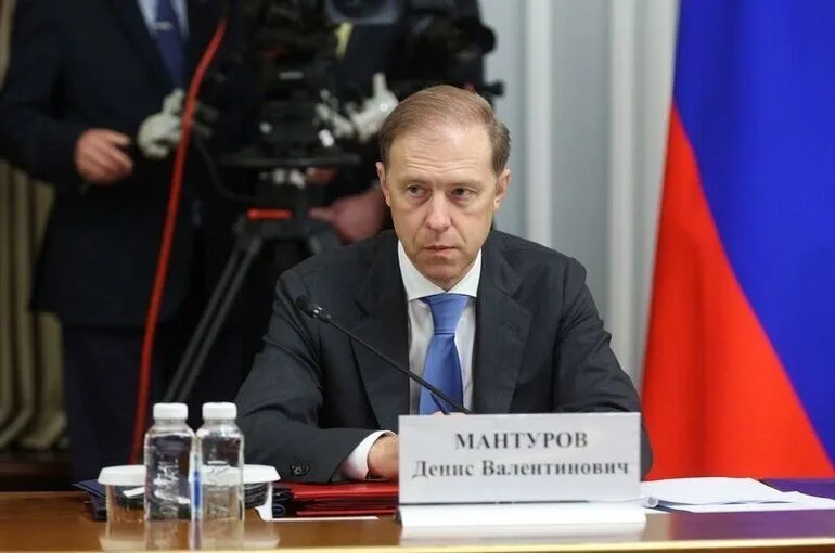 Мантуров рассказал, когда утвердят обновленную программу развития авиапрома