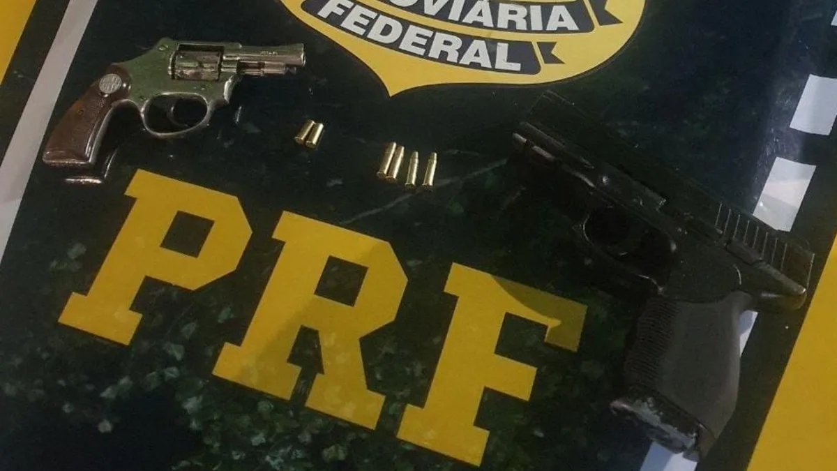 Motociclista atira contra PRF, luta com policial e foge para mata no Sul do ES