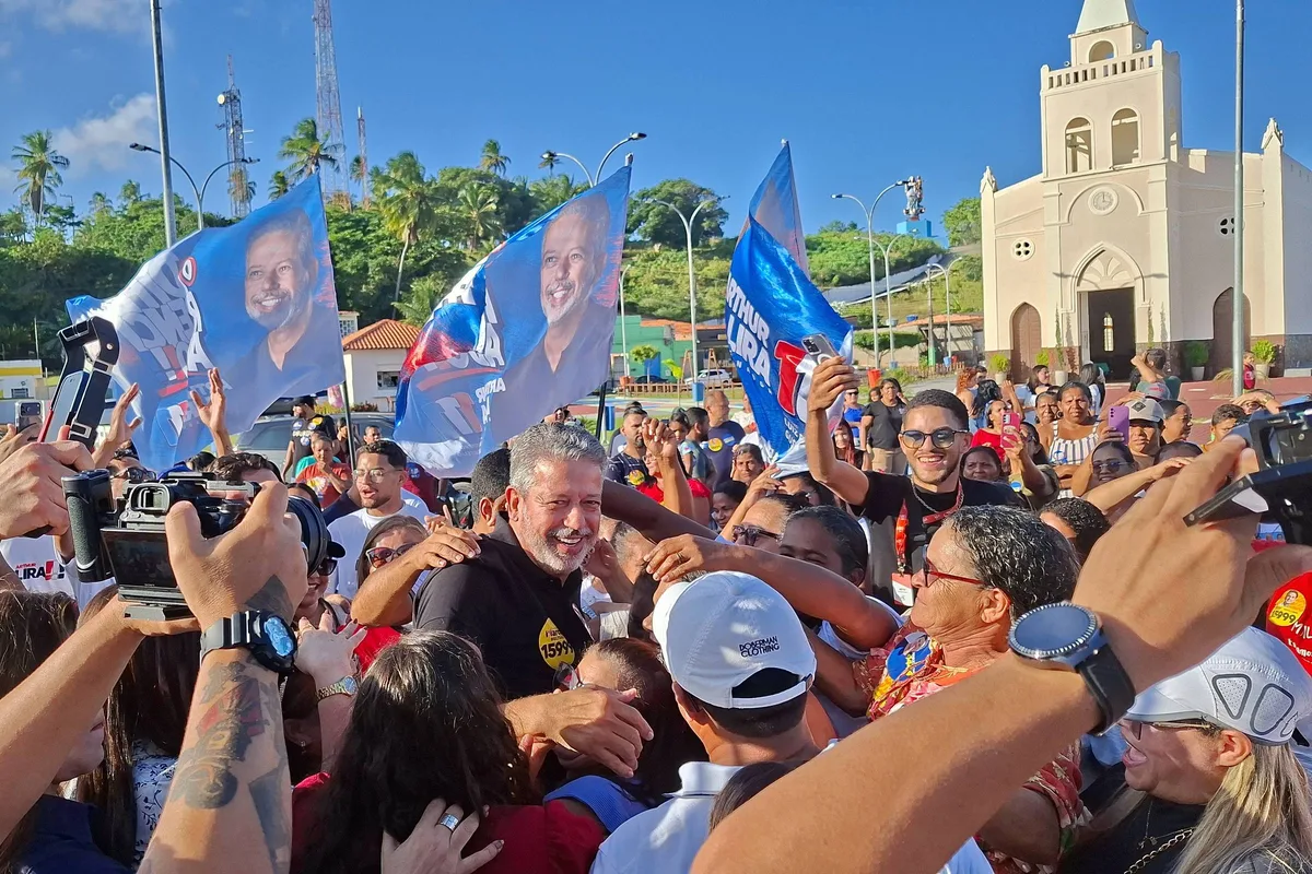 Alagoas tem disputa de cardeais do antigo e do novo centrão em embate de Lira e Renan Calheiros