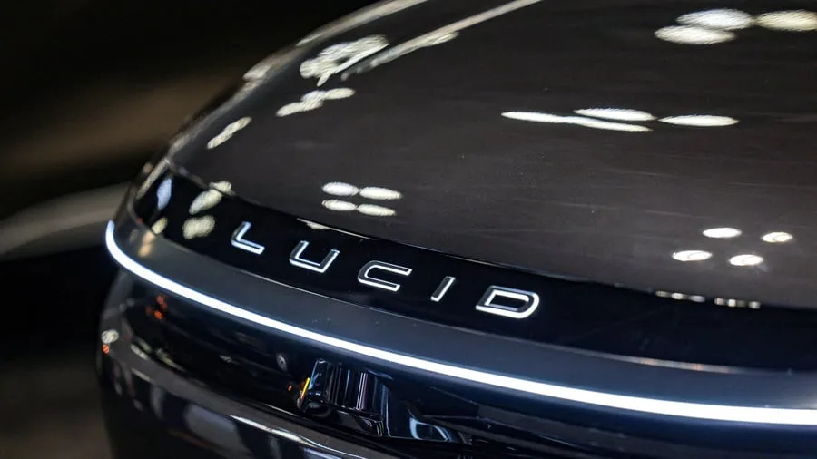 Autonomes Fahren: Lucid und Bolt wollen 25.000 Robotaxis in Europa einsetzen