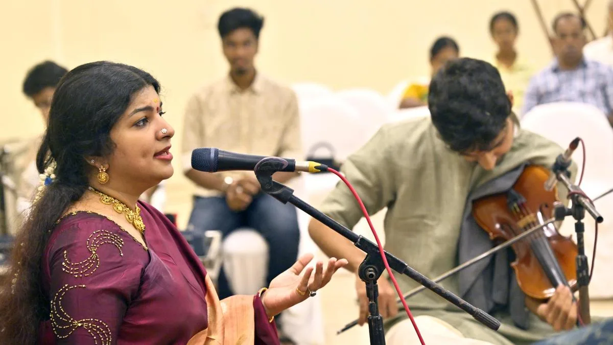 Melodious concert by vocalist Nandini in Madurai music festival
