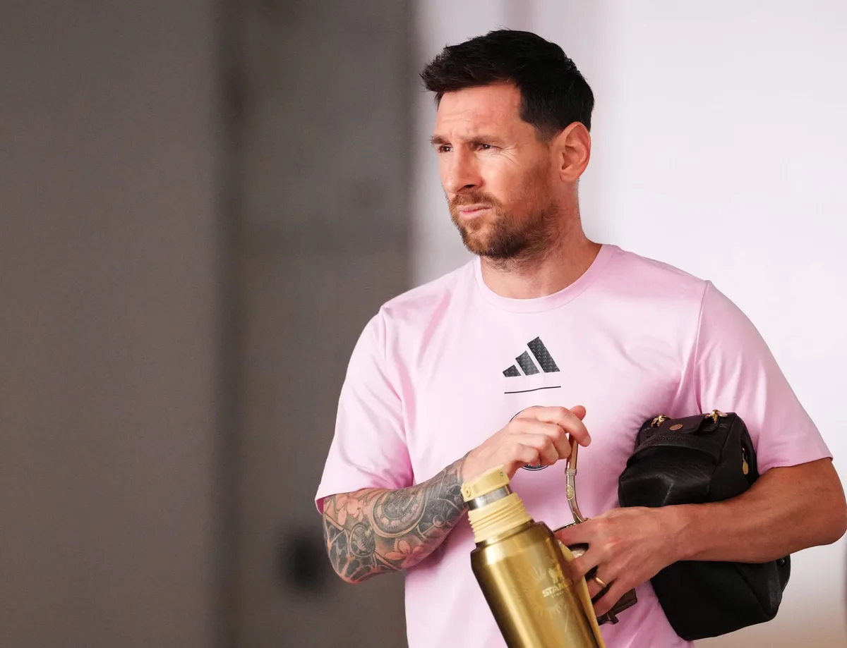 Lionel Messi: cómo es el living de su casa, donde alentará a la selección argentina tras su retiro