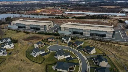 "Le comté de Loudoun devient l'exemple de ce qu'il ne faut pas faire" : aux Etats-Unis, la colère des habitants du fief mondial des data centers